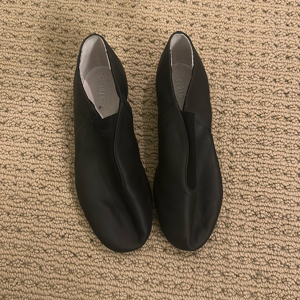 Dance shoes for girls size 4